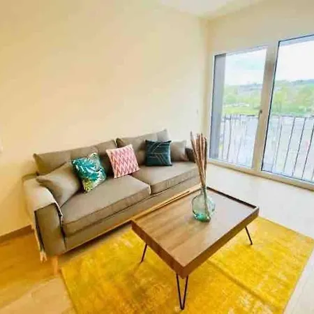 New 2023 One Bedroom Flat W Free Parking *
