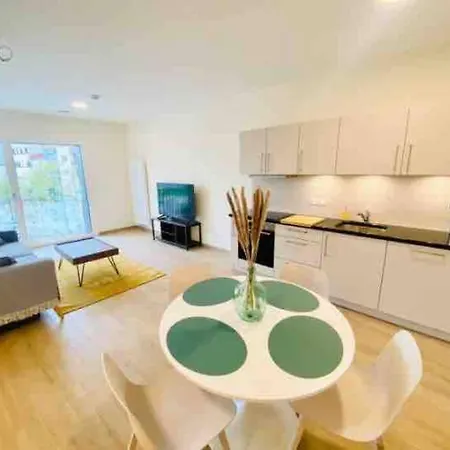 New 2023 One Bedroom Flat W Free Parking