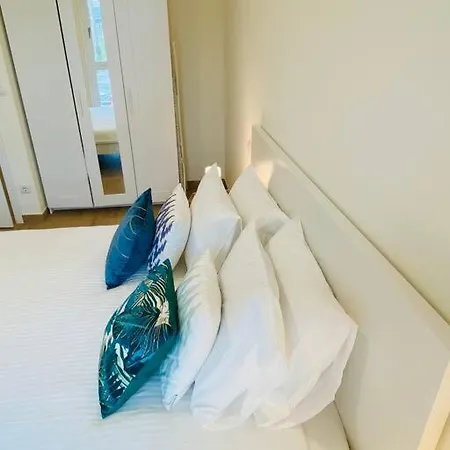 New 2023 One Bedroom Flat W Free Parking * Luxembourg